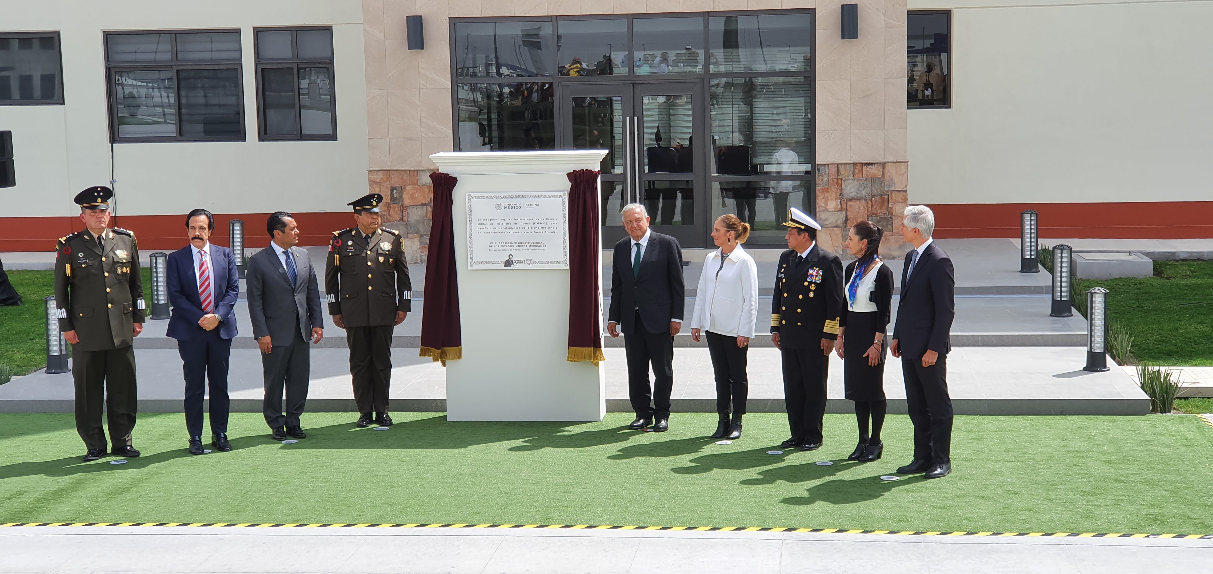 Inauguración de la escuela militar