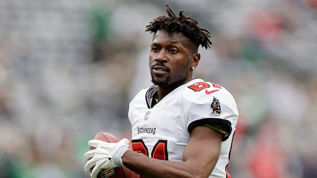 Otro escándalo de Antonio Brown: Extraditado y bajo arresto por intento de homicidio