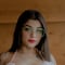 Karely Ruiz estrena casa de tanto andar en tanga
