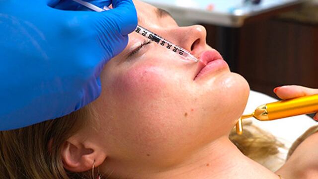 Cofepris lanza esta advertencia a clínicas donde se realiza relleno labial