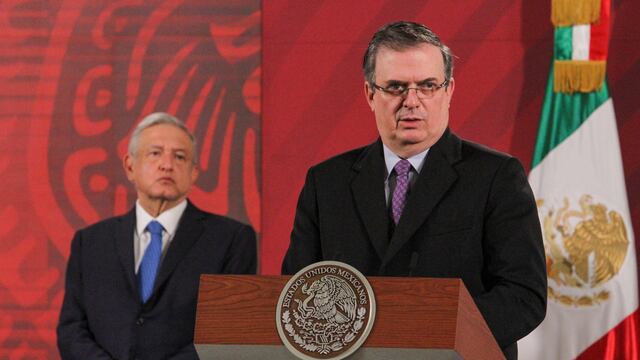 Marcelo Ebrard junto al presidente AMLO.