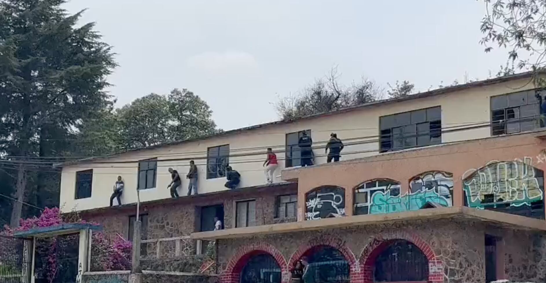 Balacera en carretera México-Cuernavaca, a la altura de Topilejo