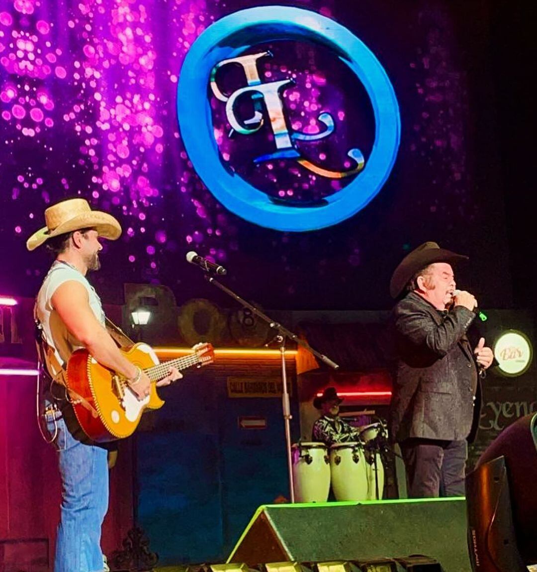 Eliseo Robles e hijo