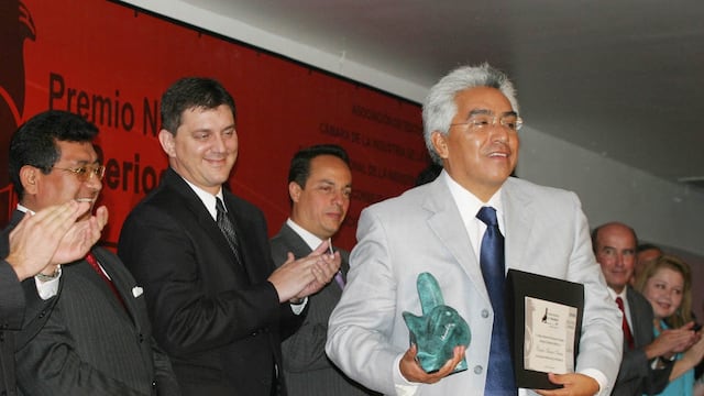 El periodista en 2005, cuando recibió el Premio Nacional de Periodismo.