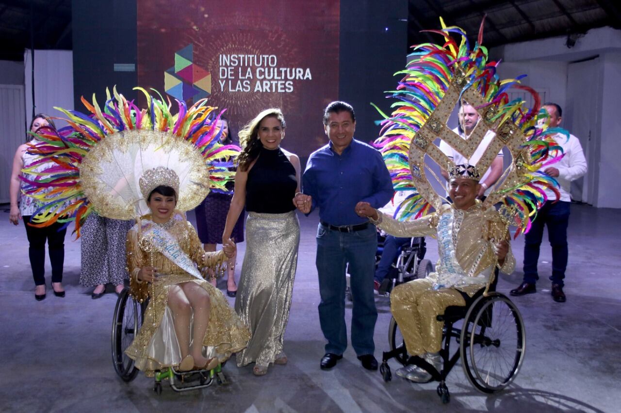 La gente de capacidades diferentes tuvo su lugar en la fiesta.