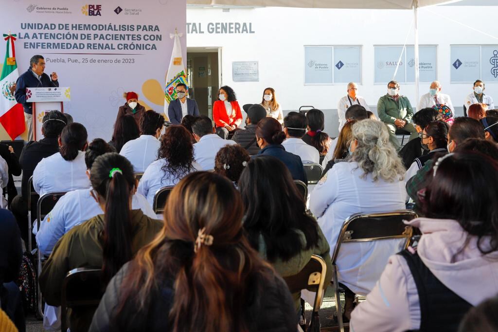 Sergio Salomón inaugura Unidad de Hemodiálisis, proyecto de Miguel Barbosa
