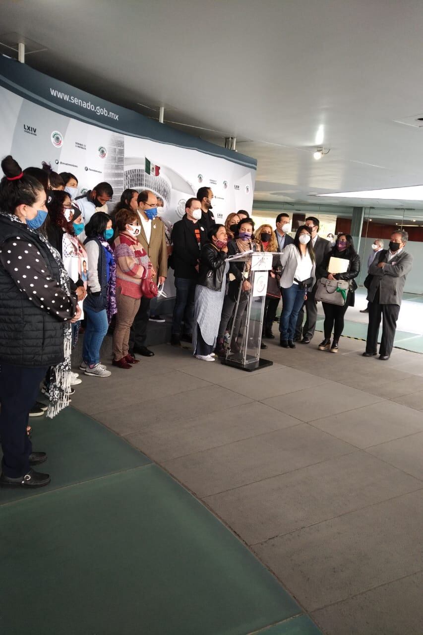 Conferencia en el Senado