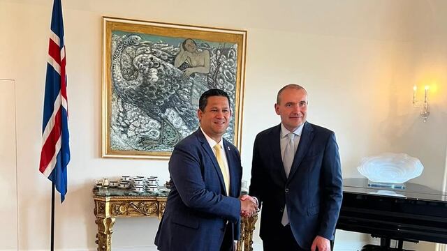 Diego Sinhue y presidente de Islandia