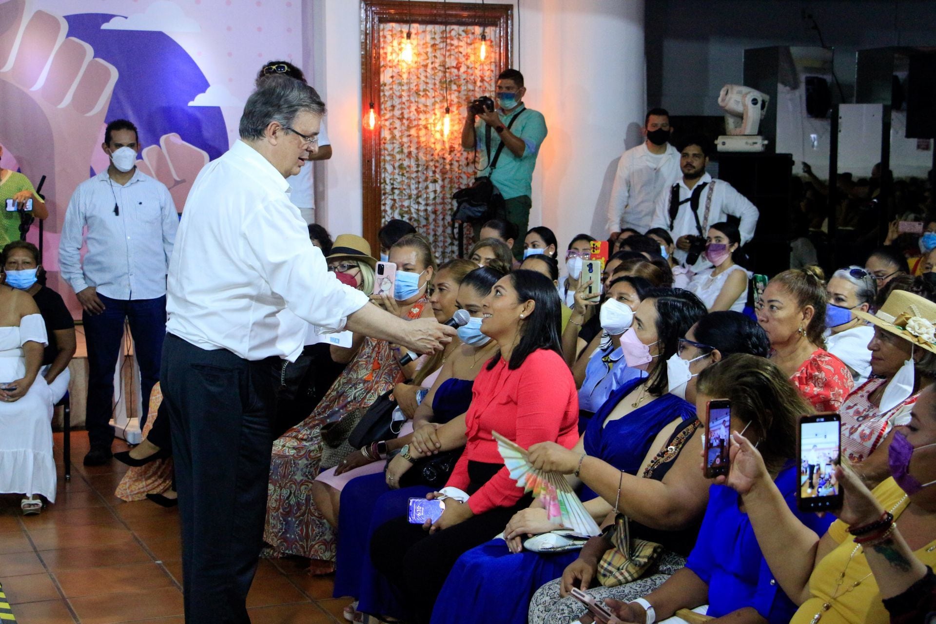 Marcelo Ebrard participa en evento de Morena en Acapulco