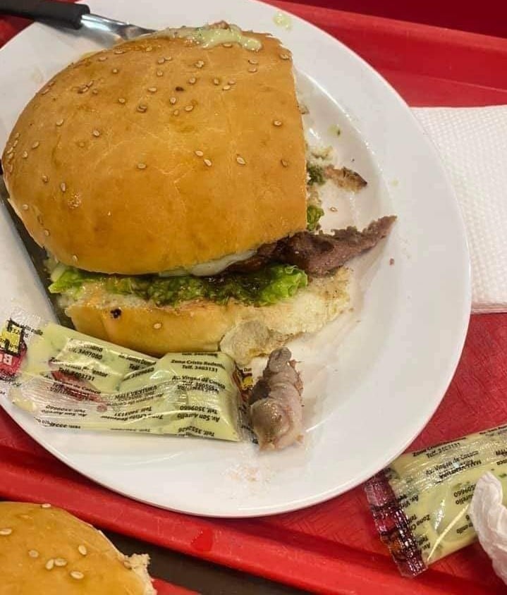 Hallan dedo humano en hamburguesa de Hot Burger