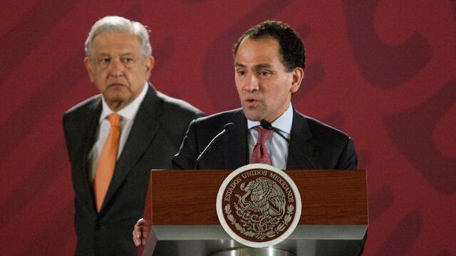 Andrés Manuel López Obrador y Arturo Herrera