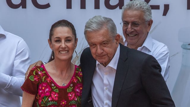 Claudia Sheinbaum comparte monografía con AMLO