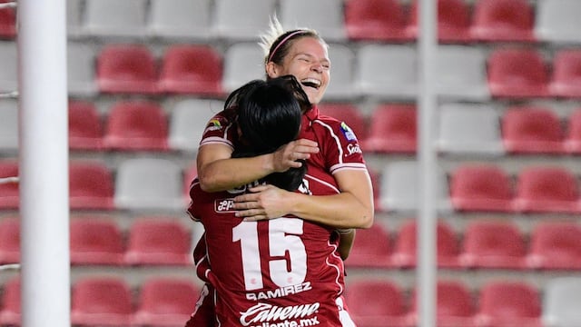 Eugenie Le Sommer anotó cuatro goles apra el Toluca en el partido ante Necaxa.