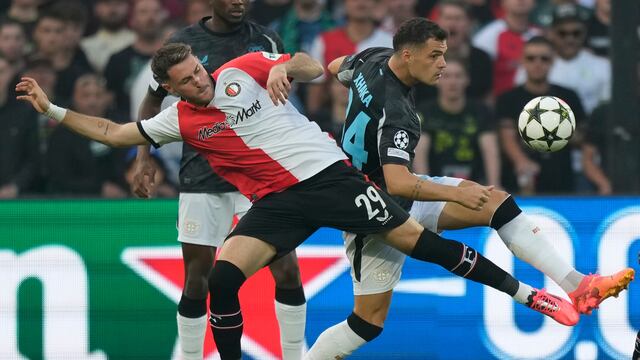 Santiago Giménez con el Feyenoord
