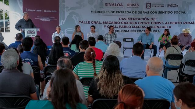 Rubén Rocha entrega obras de pavimentación