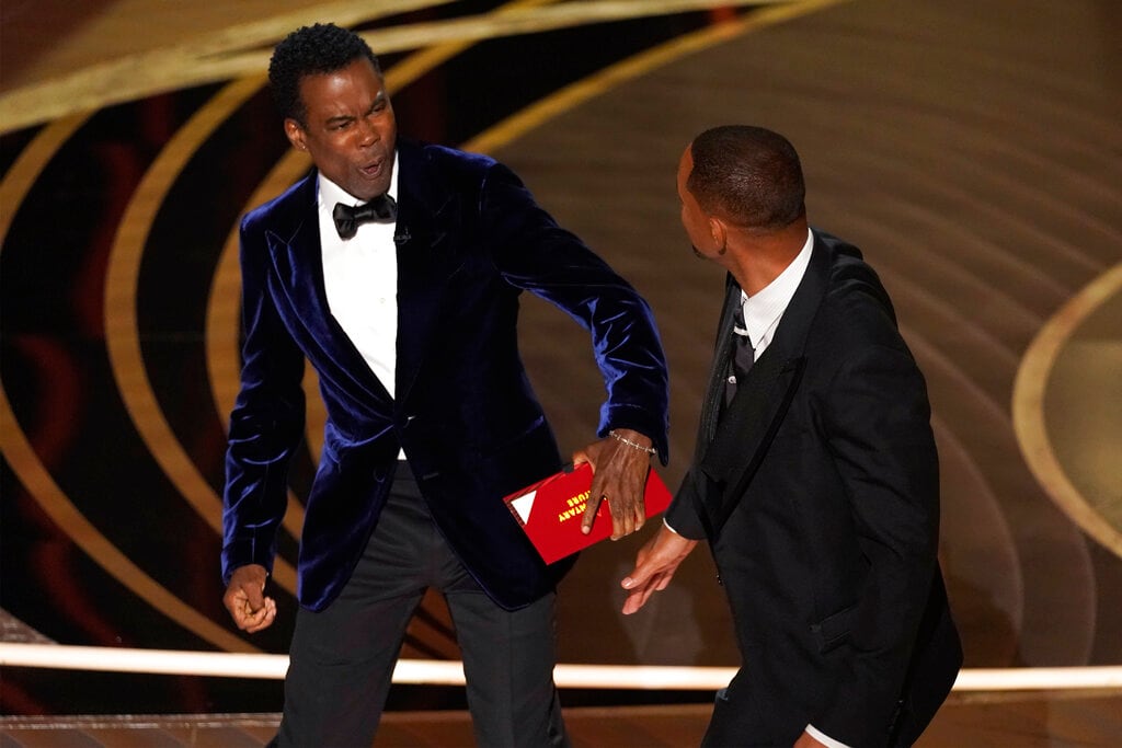 Will Smith golpea a Chris Rock