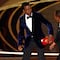 ¿Fue un montaje? Acusan que Will Smith y Chris Rock acordaron el golpe en los Oscar 2022