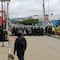 VIDEO: Estudiantes, egresados y maestros normalistas se enfrentan con policías en Uruapan, Michoacán