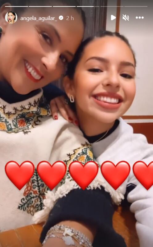Ángela Aguilar es igualita a su mamá, Aneliz Álvarez