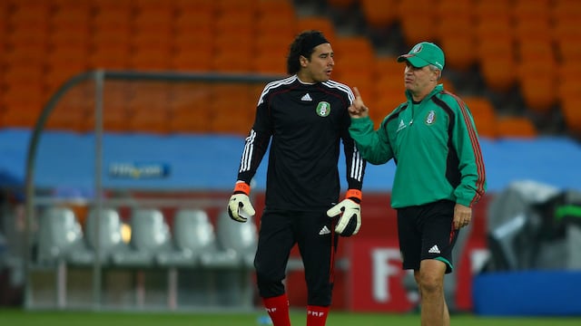 ¿Conflicto de interés? Revelan la razón por la que Javier Aguirre llevaría sí o sí a Memo Ochoa al Mundial 2026