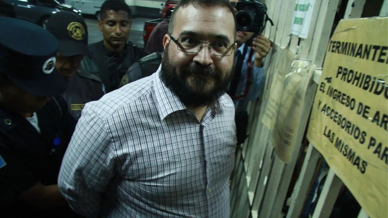 Caso Duarte: abogado responde tras aparecer en cama y niega evadir juicio