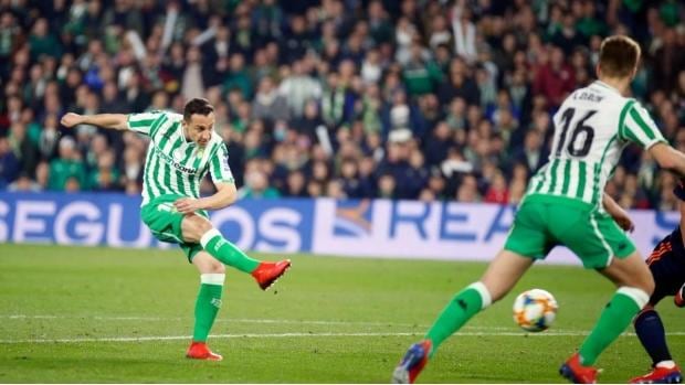 Guardado será titular ante el Barça