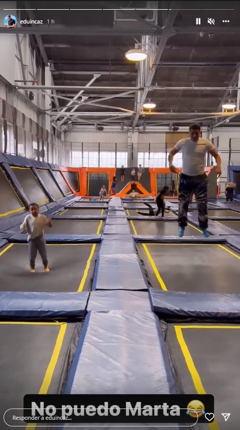 Eduin Caz celebra el cumpleaños de su hijo.