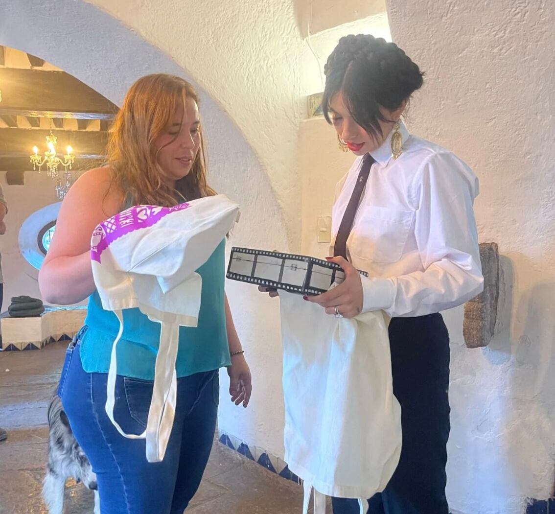 Ángela Aguilar visitó la Casa Fuerte de Emilio "El Indio" Fernández