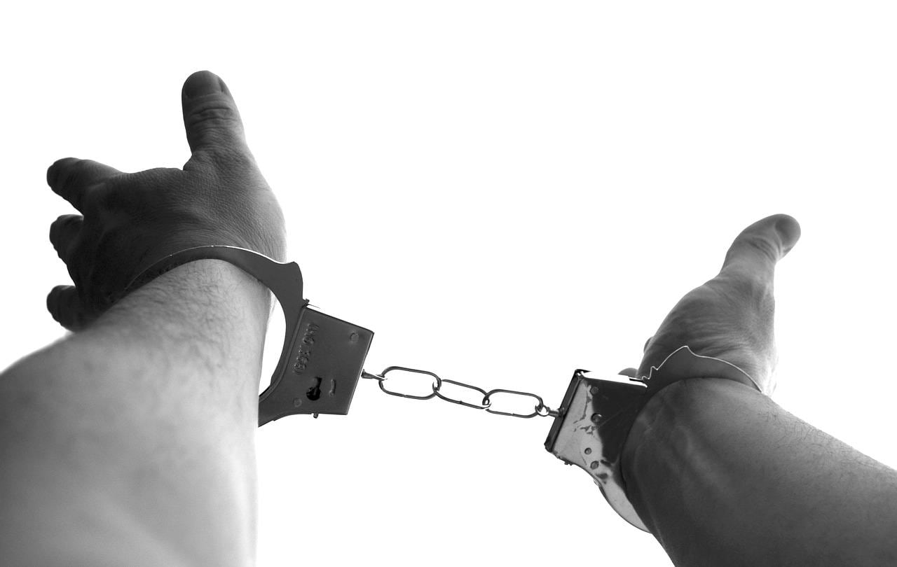 Finge su secuestro y se gasta el dinero del rescate