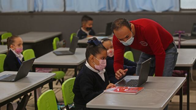 Niñas, niños y adolescentes
