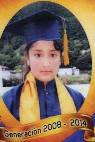 Fátima Quintana regresa de la escuela a su casa el 5 de febrero de 2015.