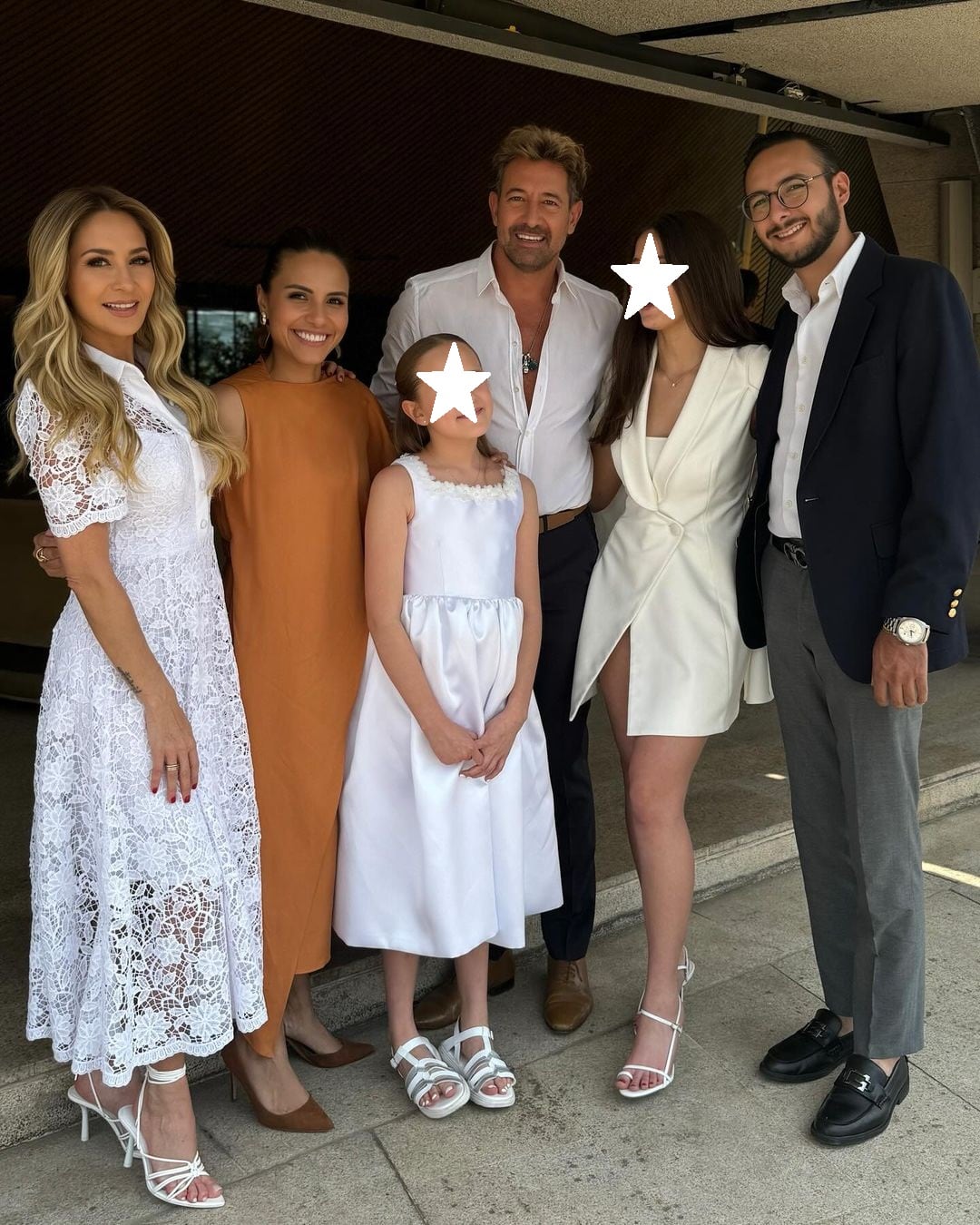 Gabriel Soto y Geraldine Bazán se reúnen por la primera comunión de su hija Alexa Miranda.