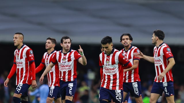 Jugadores de Chivas son captados de fiesta.