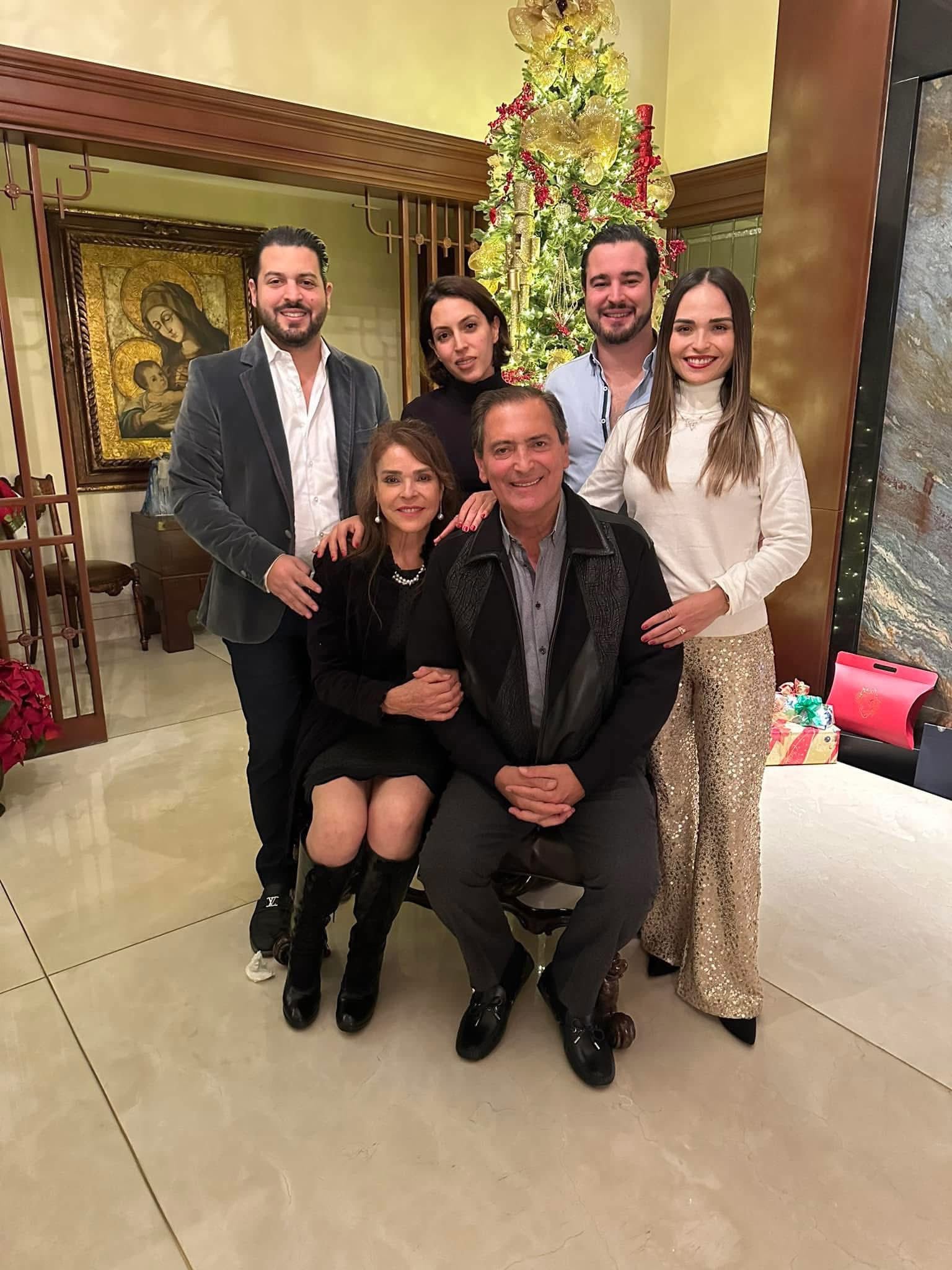 Luis Armando Reynoso Femat, ex gobernador de Aguascalientes, y su familia