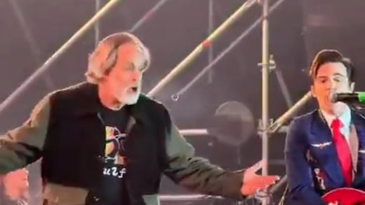 Drake Bell sorprende en Querétaro: canta “Found a Way” y aparece el papá de Drake y Josh