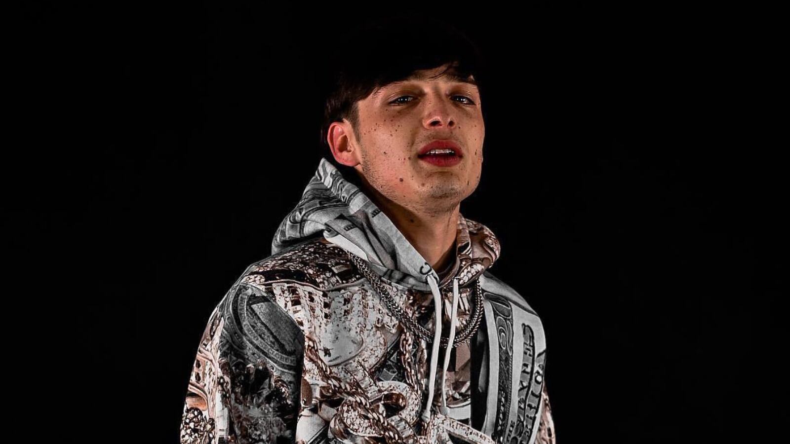 Peso Pluma supera en oyentes en Spotify a esta talentosa cantante y ganadora de 15 Premios Grammy