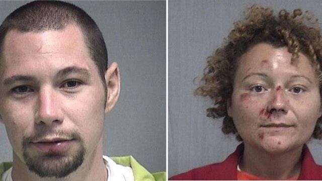 Pareja aprovecha detención para tener sexo en patrulla.