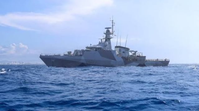 Cancillería de Argentina rechaza la presencia de un buque de guerra británico en sus aguas