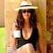 Salma Hayek en bikini nos comparte lo bien que se la pasa en la playa