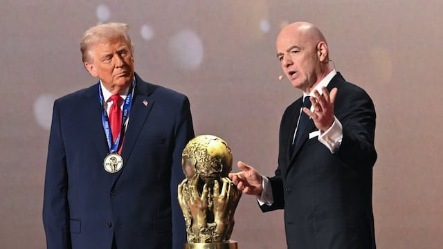 Donald Trump recibe el Premio de la Paz de la FIFA