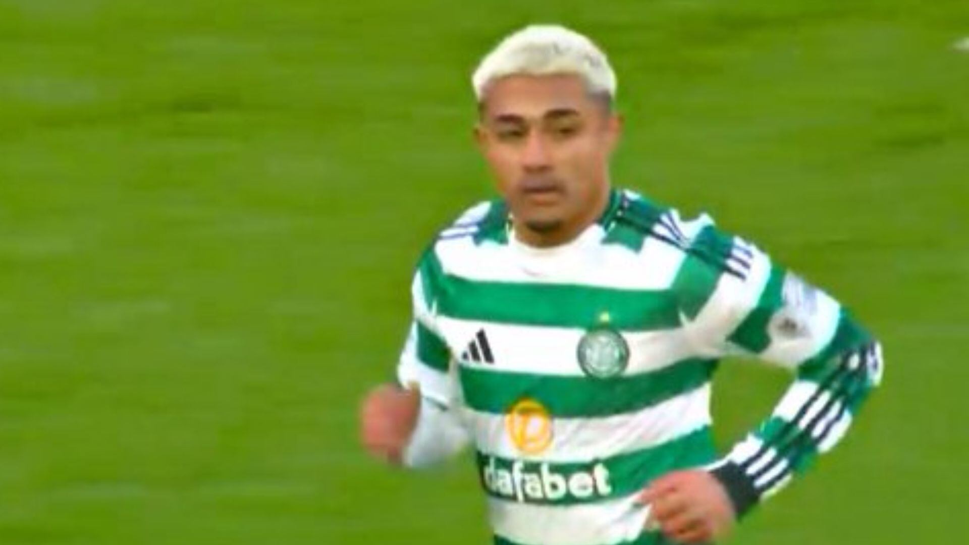 ¿Cómo le fue a Julián Araujo? El mexicano debutó con Celtic en el futbol de Escocia