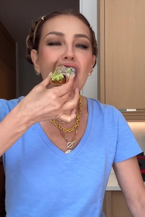 Thalía comparte su receta de flautas fit.