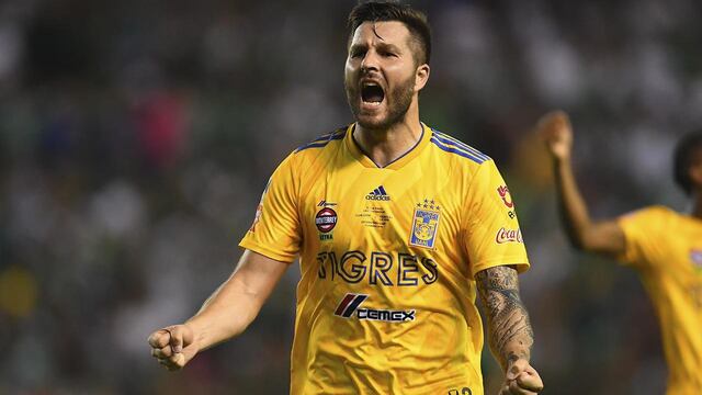 Gignac celebra el título.