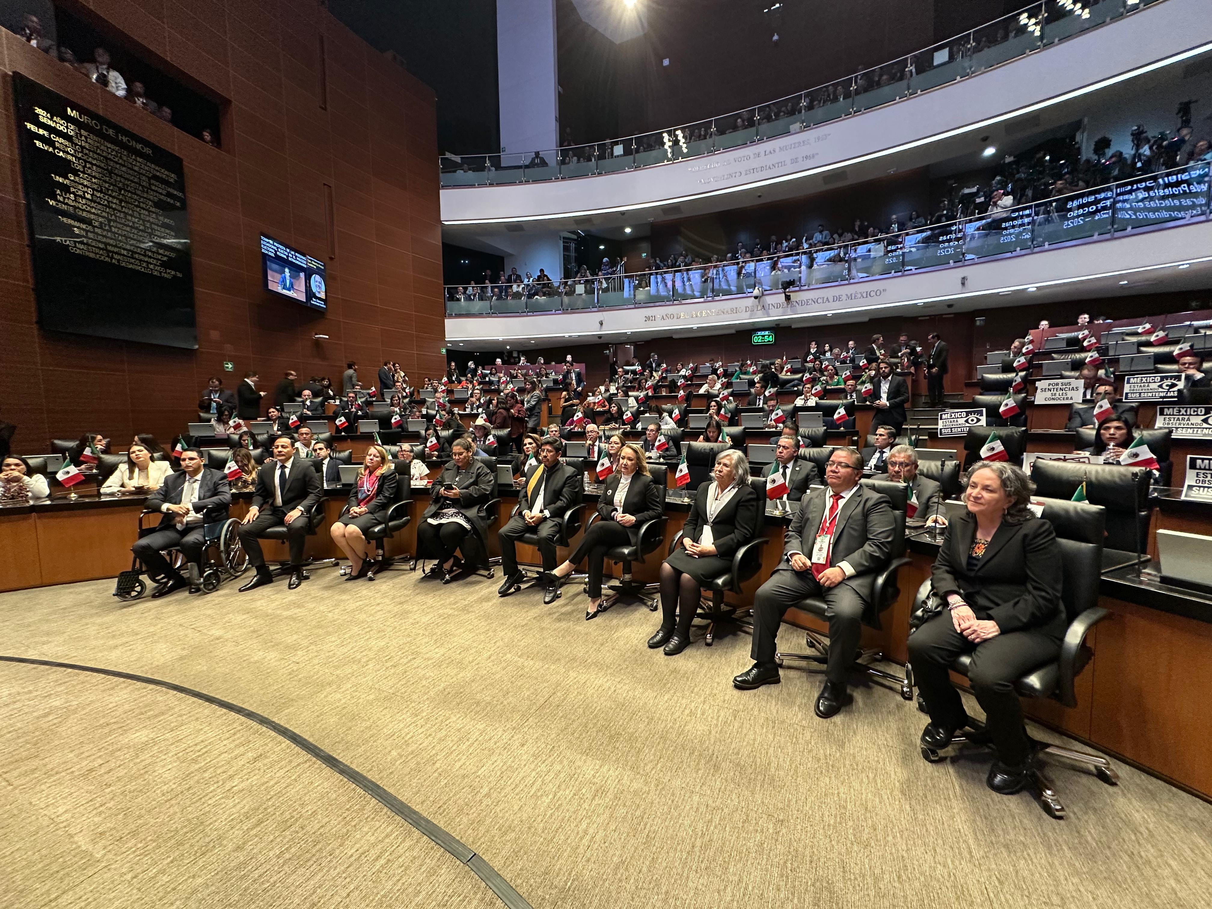 Inicia sesión de nombramiento de ministros en el Senado tras entrega de Bastón de Mando de pueblos indígenas