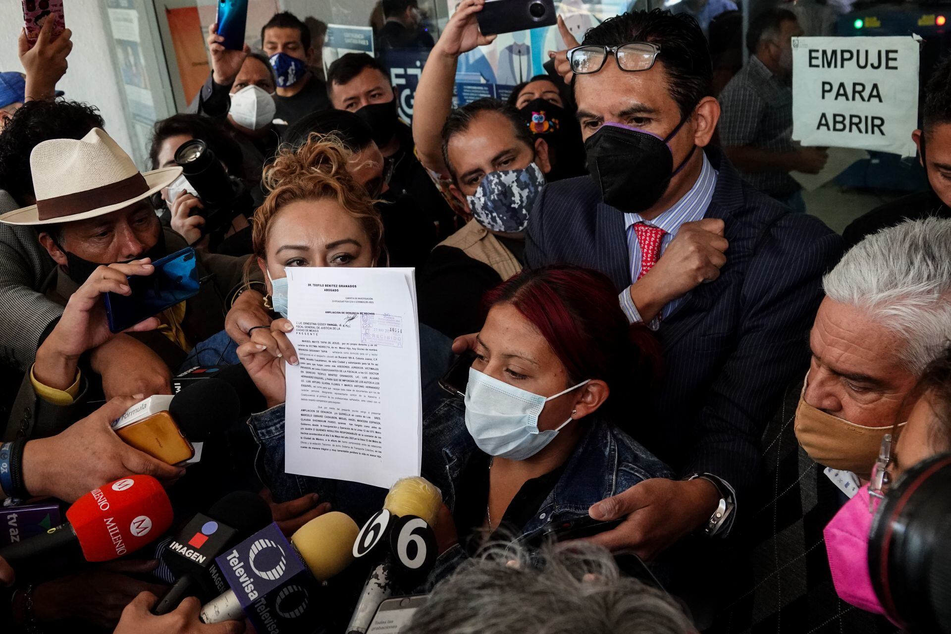 Familiares de Brandon Giovanny e Immer presentaron una denuncia en contra de funcionarios de la CDMX relacionados a la Línea 12 del Metro