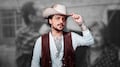 Christian Nodal reaparece con sus abuelos en medio de rumores familiares