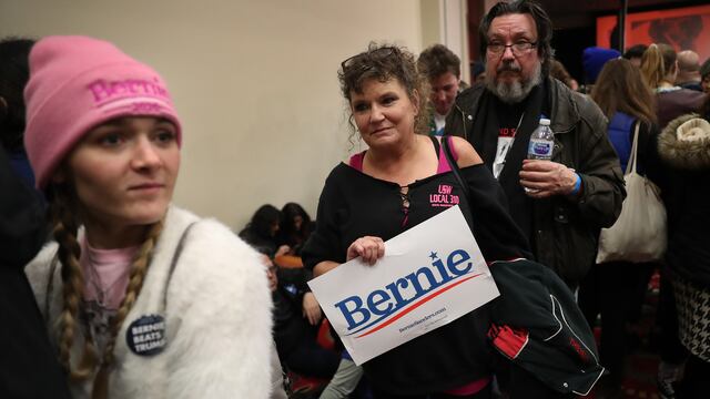 SImpatizantes de Bernie Sanders en el caucus de iowa.