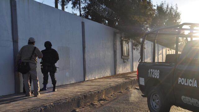 Elementos del Ejercito Mexicano montaron un operativo especial en la refinería "Antonio M. Amor" de Pemex