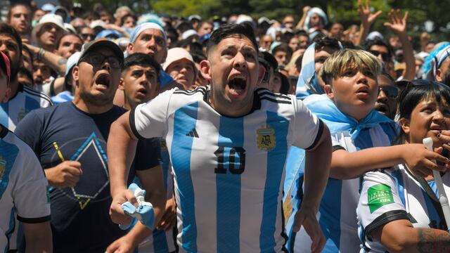 Los aficionados argentinos se han adueñado de las calles tras ganar Qatar 2022.