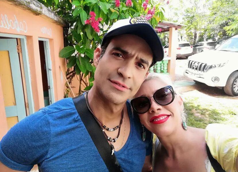 Cynthia Klitbo y Juan Vidal